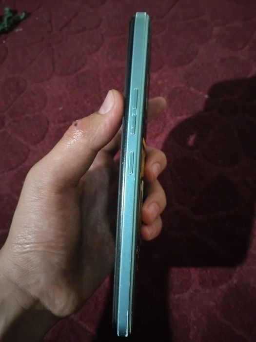 Itel a60s xotira 128/4+4 100%hammajoyi ishladi imeka 2ta sim bõgan