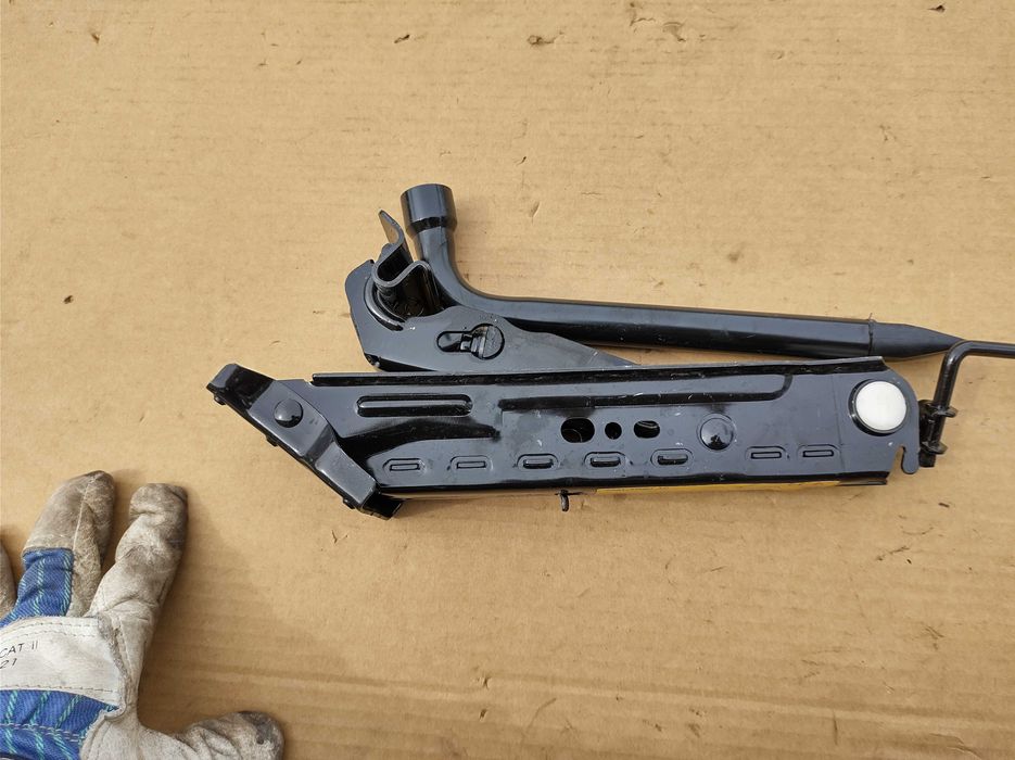 Авариен Крик Авто Крик FORD FIESTA 5 Fokus Форд Фиеста Ключ-Лула Нови