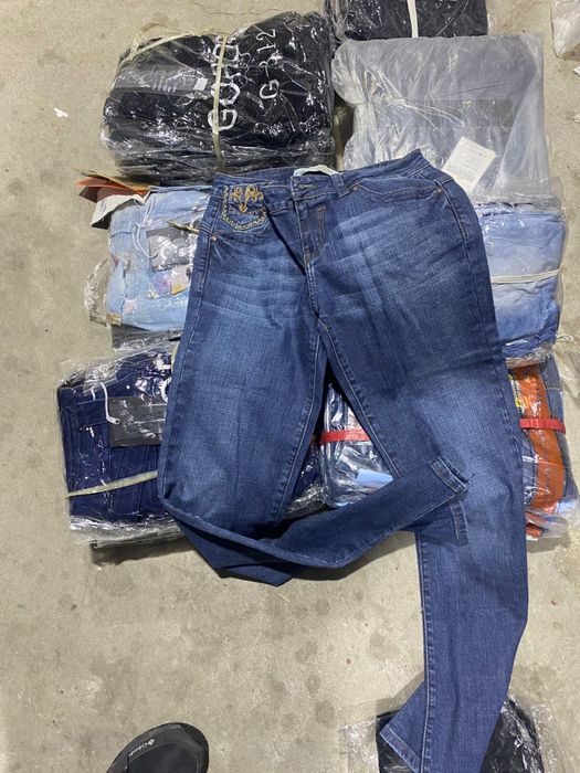 Продам джинсы подростковые