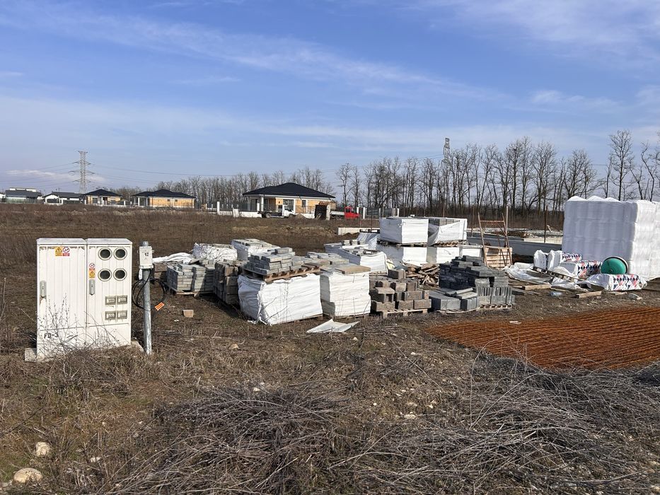 Vand teren intravilan Vanatori