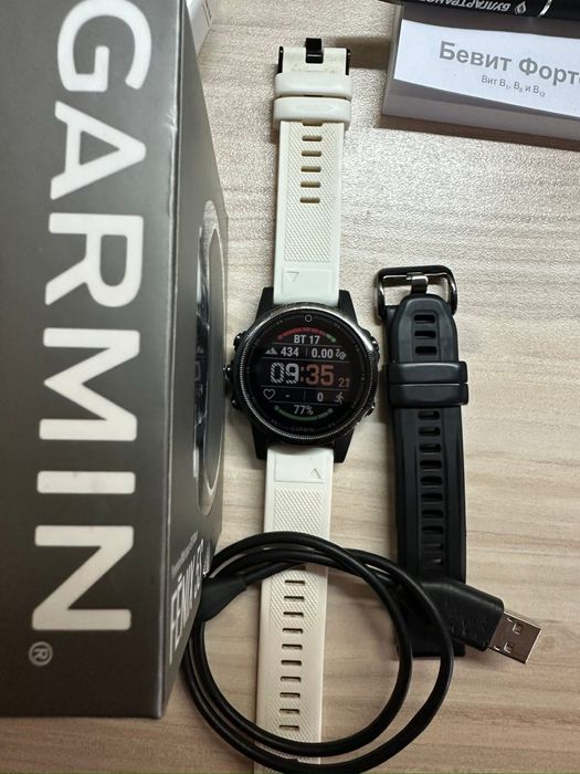 Часовник Garmin FENIX 5S