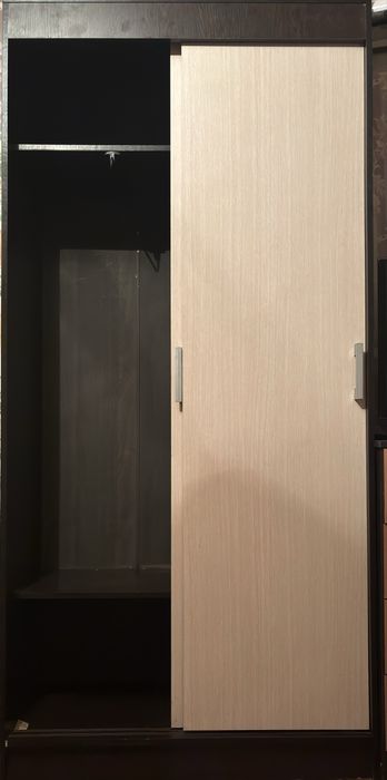 Шкаф для одежды.