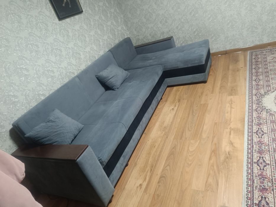 Диван            .