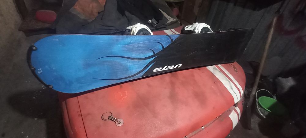 Сноуборд продам срочно