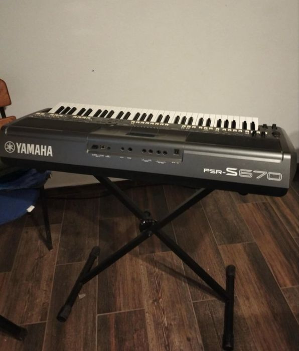 Orga YAMAHA psr-s 670