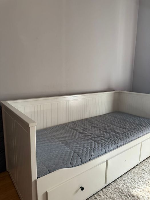 Продам кровать, стол и полку IKEA