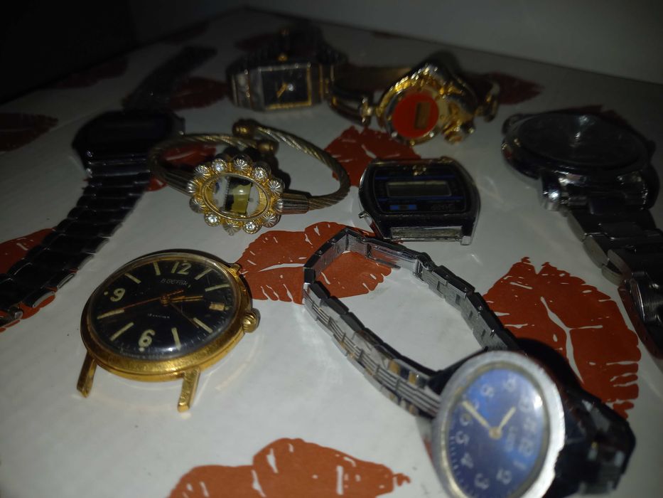 Стари модели часовници Восток плюс други обща цена