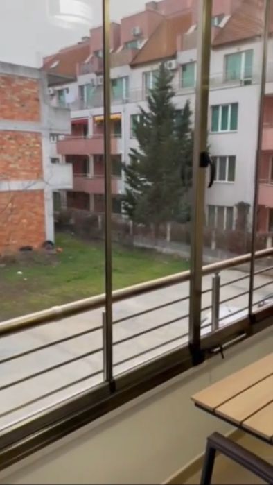 Остъкляване на балкони и тераси тип Хармоника -По Поръчка