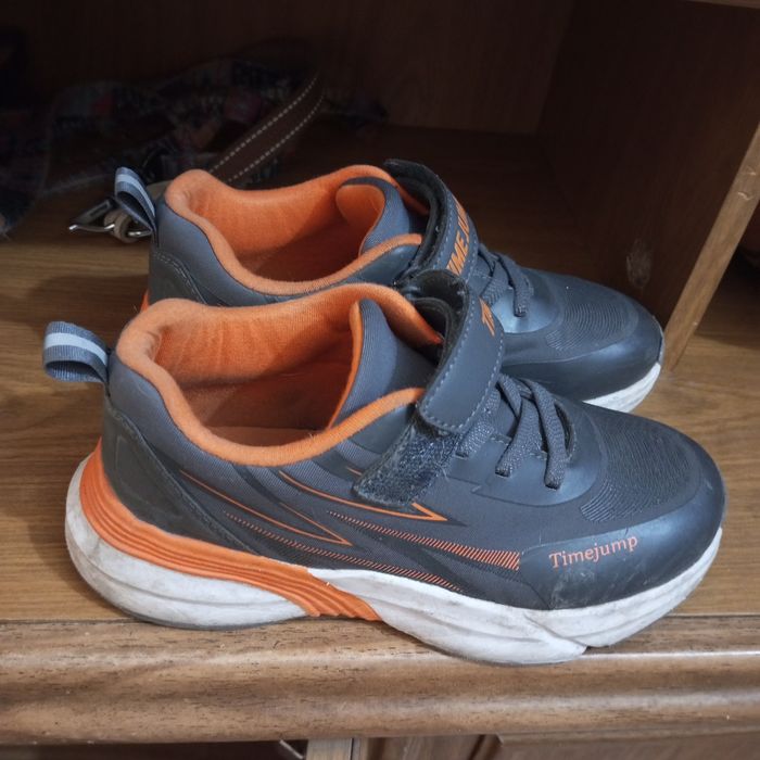 Кроссовки, ботинки