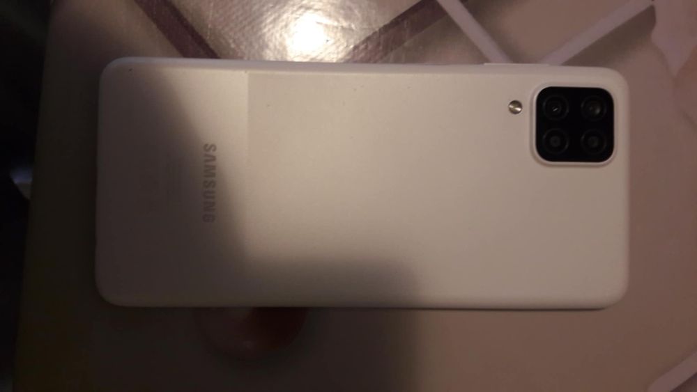Vând samsung a12 perfect funcțional