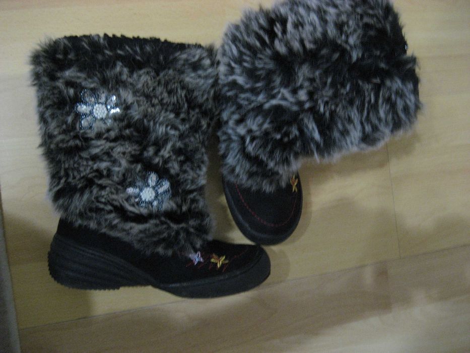 Топли сникърси и детски маратонки и обувки