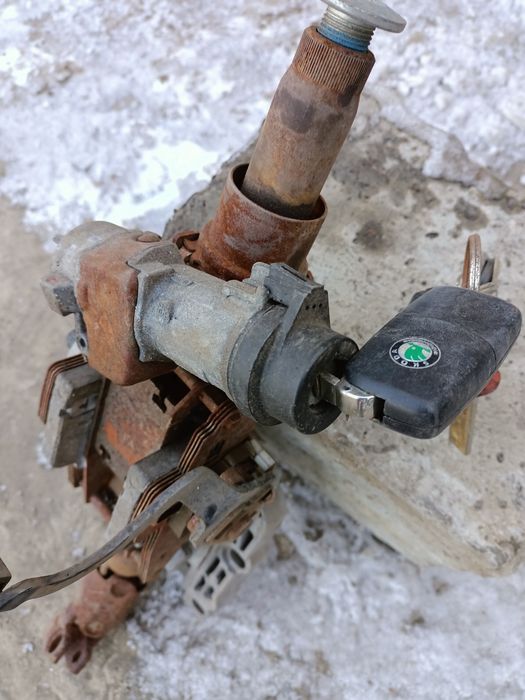 Consola cu contact și cheie Skoda superb   2008.