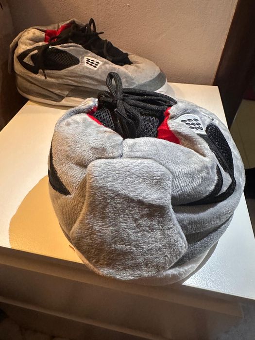 Papuci de casa jordan 4