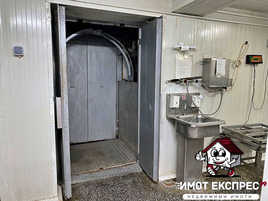 Продава се Промишлена сграда в Асеновград - 302 кв.м за 1656 €/кв.м - Снимка #19