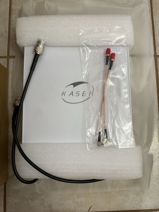 Antena externa LTE 5G/4G MIMO KASER banda N78, 3300-3800 MHz, cu castig de 15dBi, cablu de 10m cu pierderi reduse, adaptor SMA/TS9, pentru routere 5G