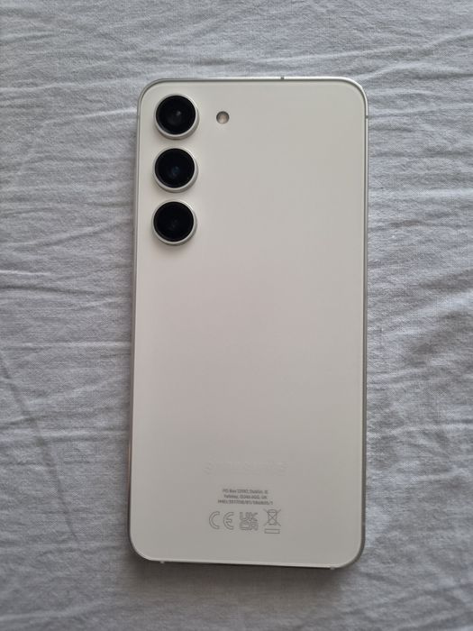 Много запазен телефон Samsung  S23
