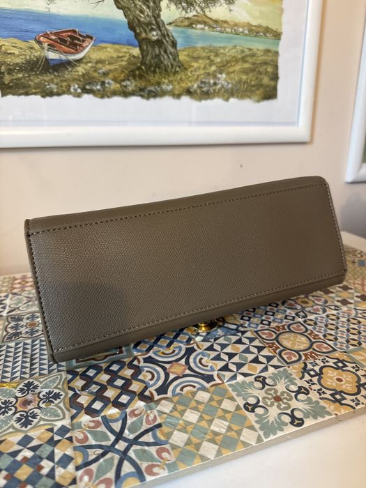 Стилна кафява мини чантичка