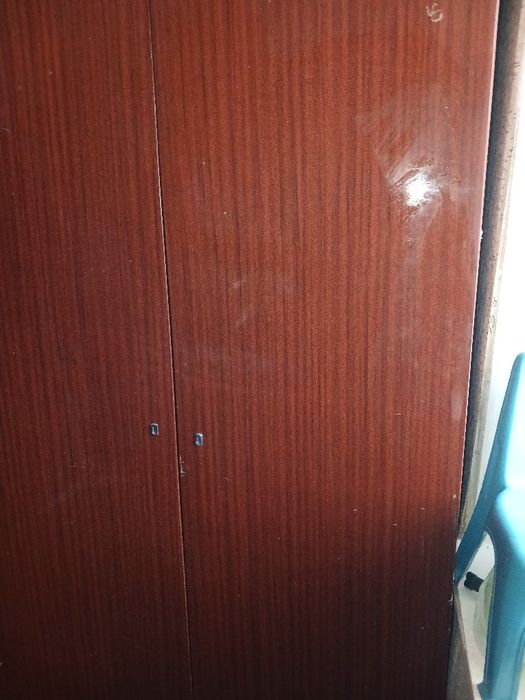 Продам шифоньер в всязи с переездом.