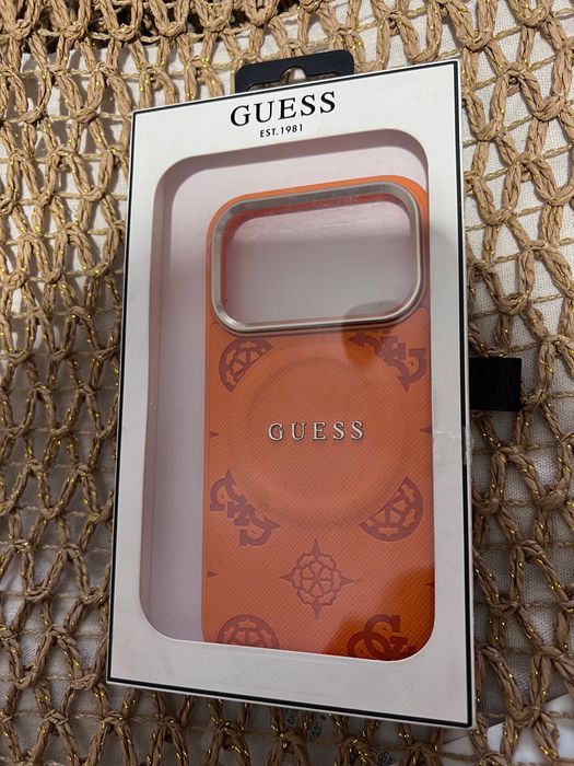 Кейс Guess за iPhone 17 Pro – чисто нов