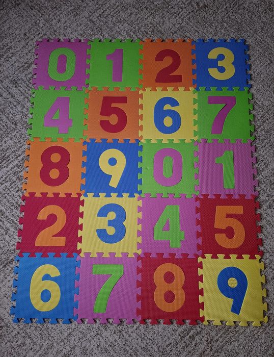 Covor puzzle din spumă 20 bucăți.