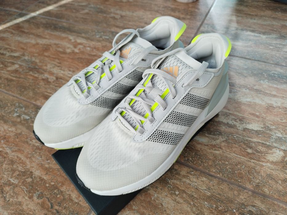 Маратонки Adidas 38