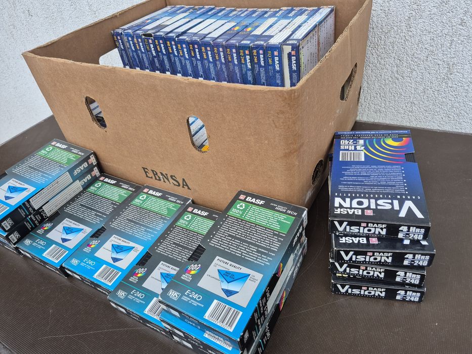 Vând 40 casete video Basf VHS originale de 240 minute colectie filme acțiune,drama,Comedie, Triler, dragoste,western...etc.