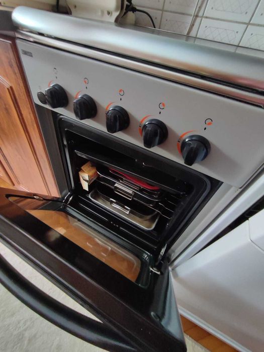 mobilier bucatarie si electrocasnice