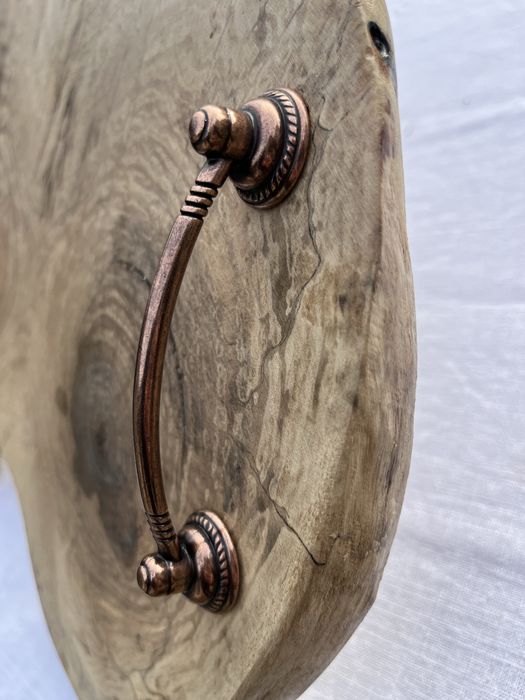 Ръчно изработена дъска за рязане и сервиране