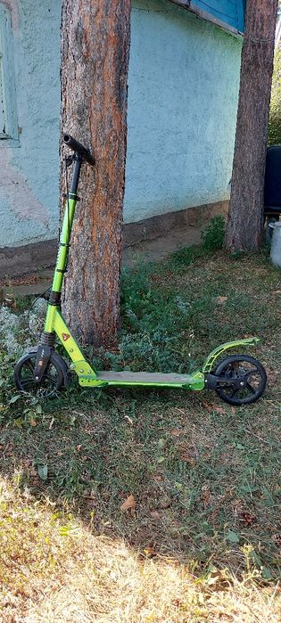 Продам детский самокат .