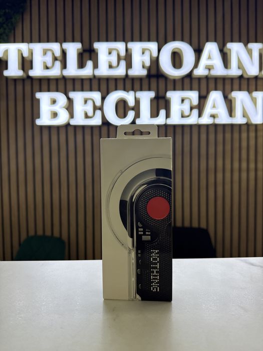 Nothing ( R ) Ear Open