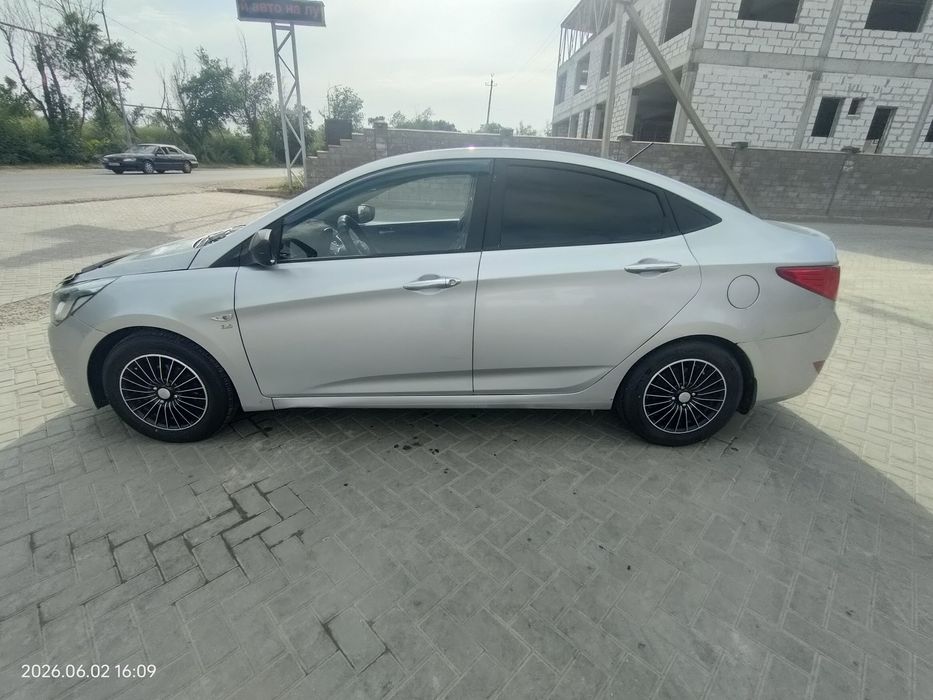 Hyundai Accent 2015