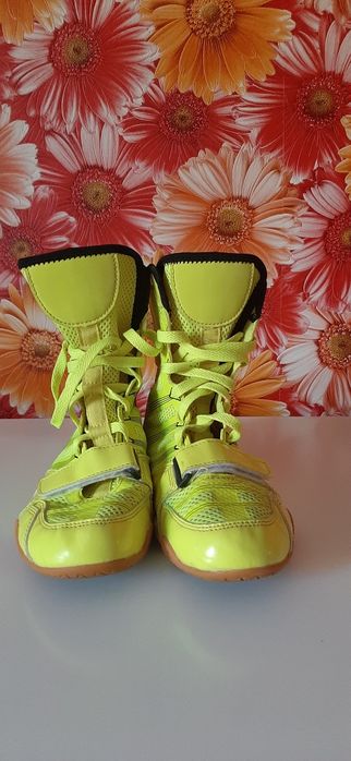 Спортивная обувь