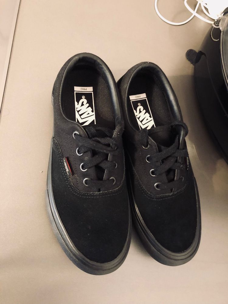 All black shops van shoes