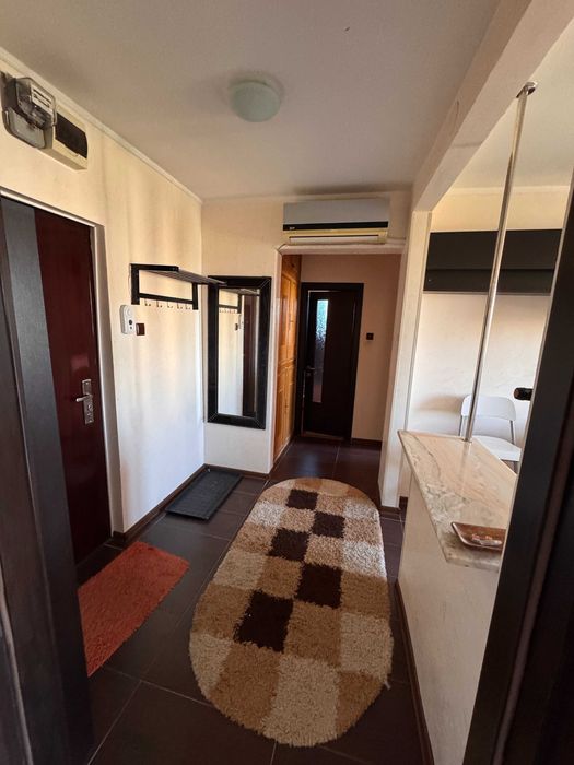inchiriez apartament doua camere decomandat