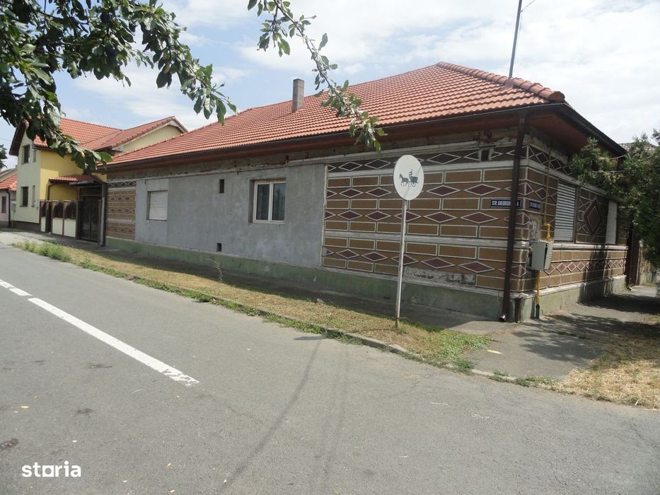 Casa 4 camere situata pe colt intr-o locatie buna in zona Gai