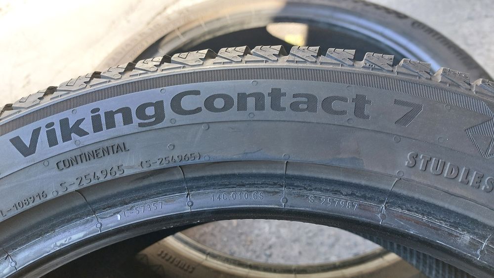Зимни гуми 225/45/18 Continental Viking Contact 7 2 броя