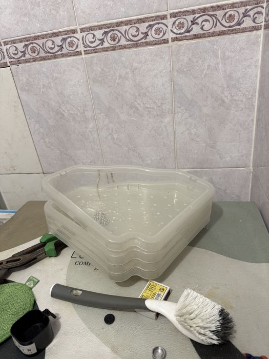 Угловые полочки в ванну