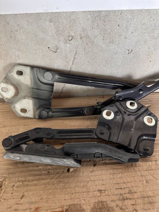 Панти за преден капак фв туран / vw touran