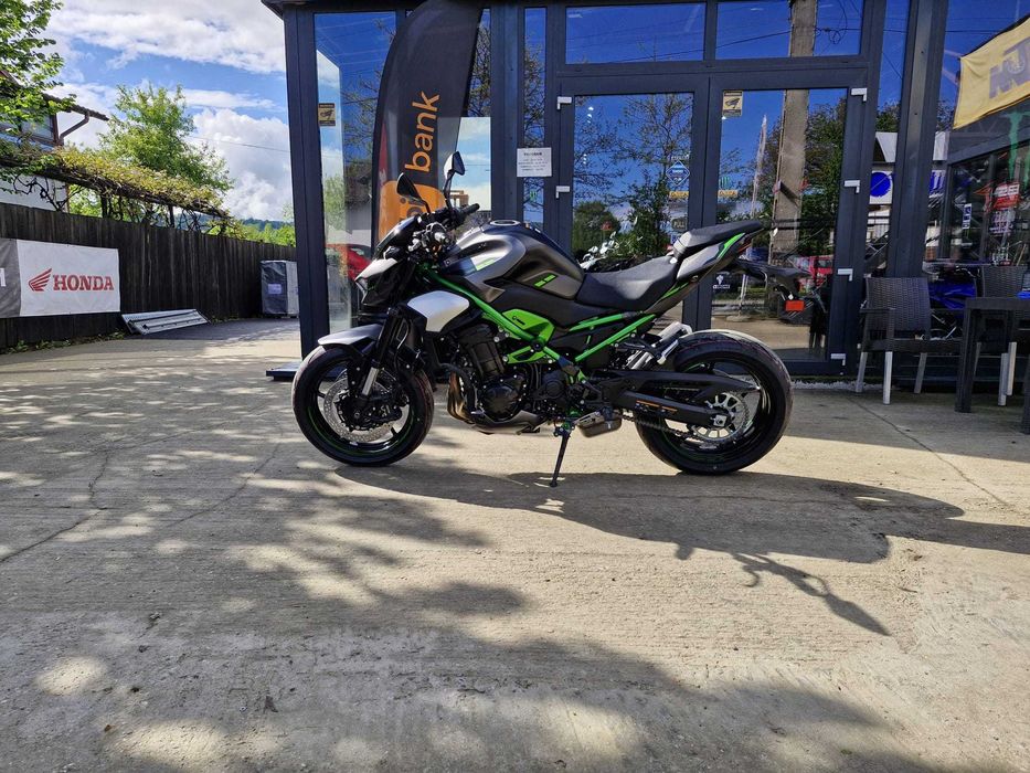 Kawasaki Z900 -0km pret livrare prin EST BIKE Campina