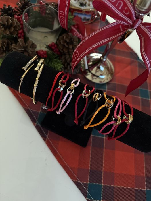 Гривна тип  cartie trinity , love