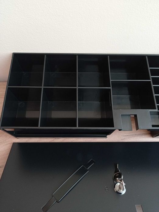 Сейф за банкноти с горно отваряне 
/ Флип топ /