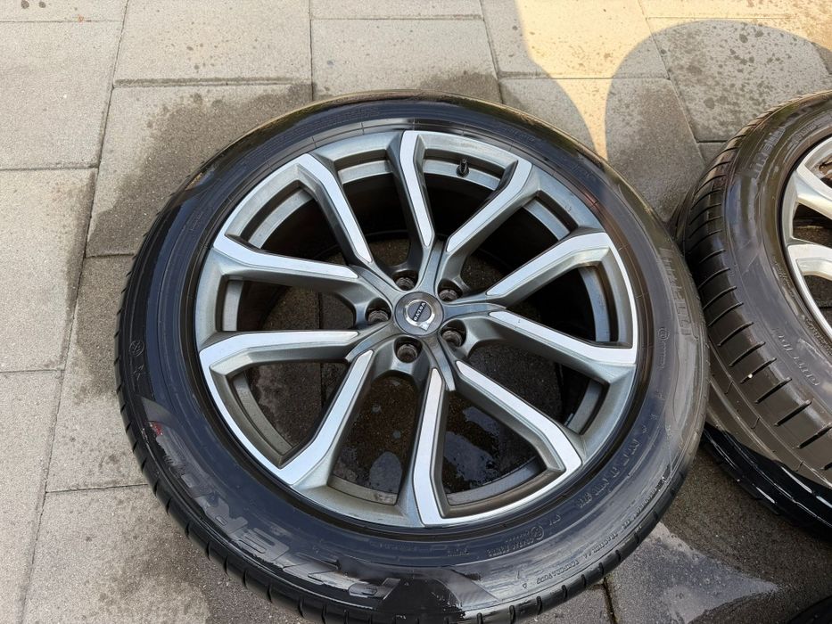 Jante aliaj Volvo XC90/XC60 cu cauciucuri de vara 275/45 R 20