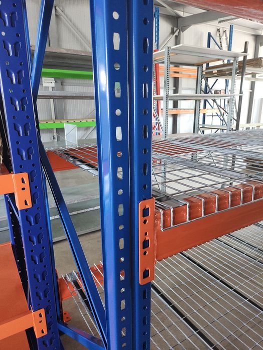 Стелажи за склад палетни