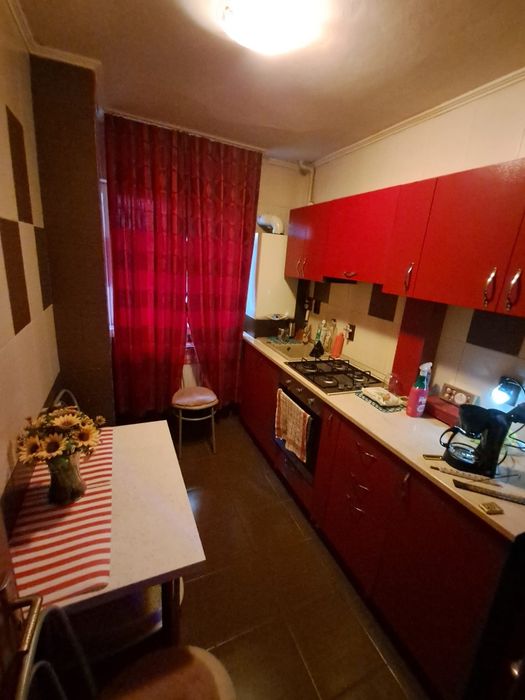 Vand apartament doua camere 43000 euro,