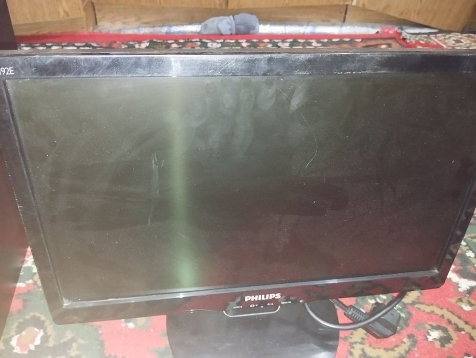 Стол компьютер сотилади