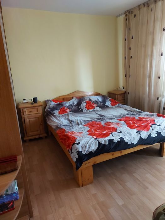 Închiriez apartament decomandat