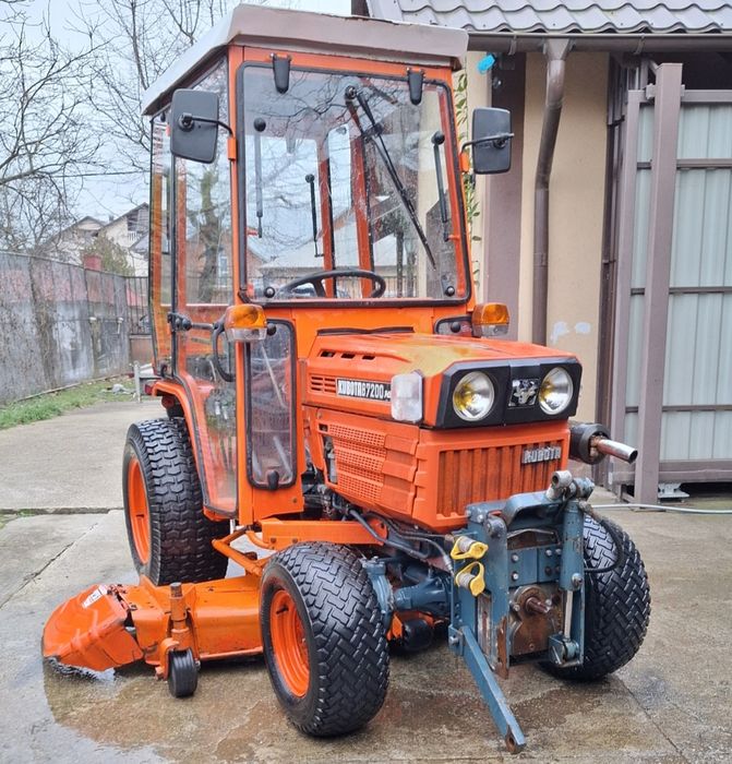 Tractor japonez Kubota 4x4