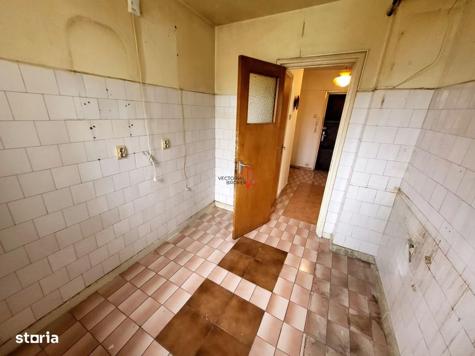 H-4 Camere  Fix Langa Metrou, Scoala Si Parc