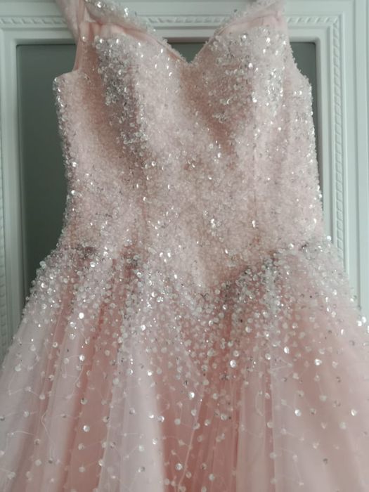 Продаю  платья от 15000