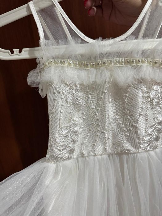 Нарядное платье, для девочки 6-7 лет